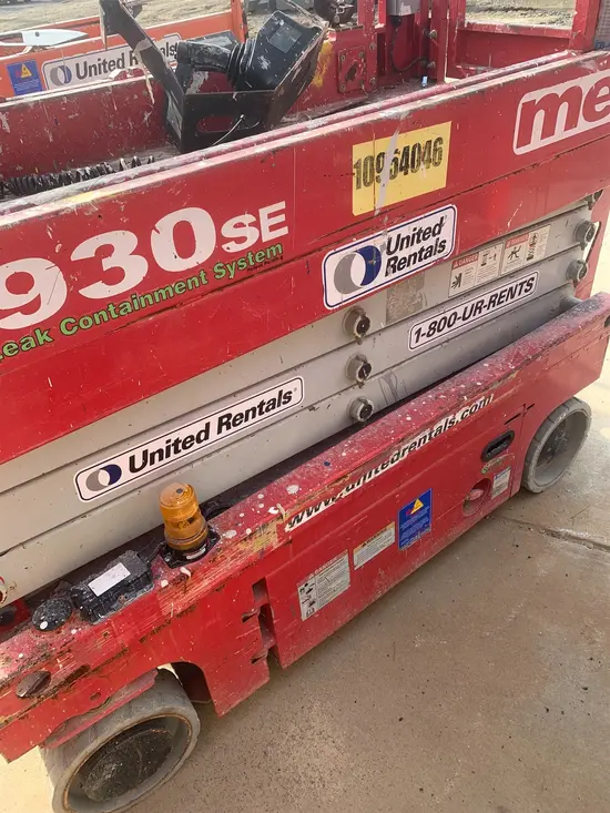 2019 MEC 1930SE Scissor Lift