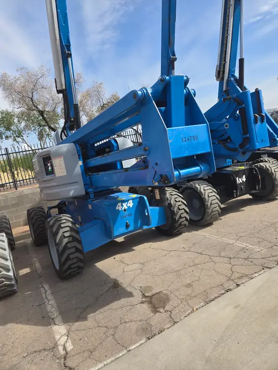 2013 Genie Z-60/34 Articulating Boom Lift