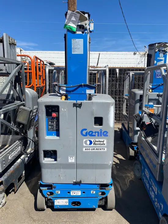 2017 Genie GR-20 Self-Propelled One-Person Lift