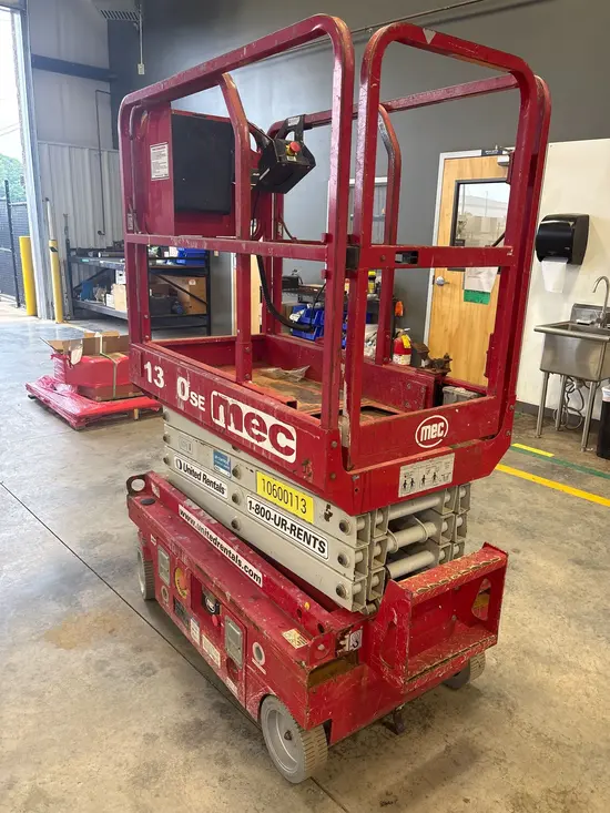 2017 MEC 1330SE Scissor Lift