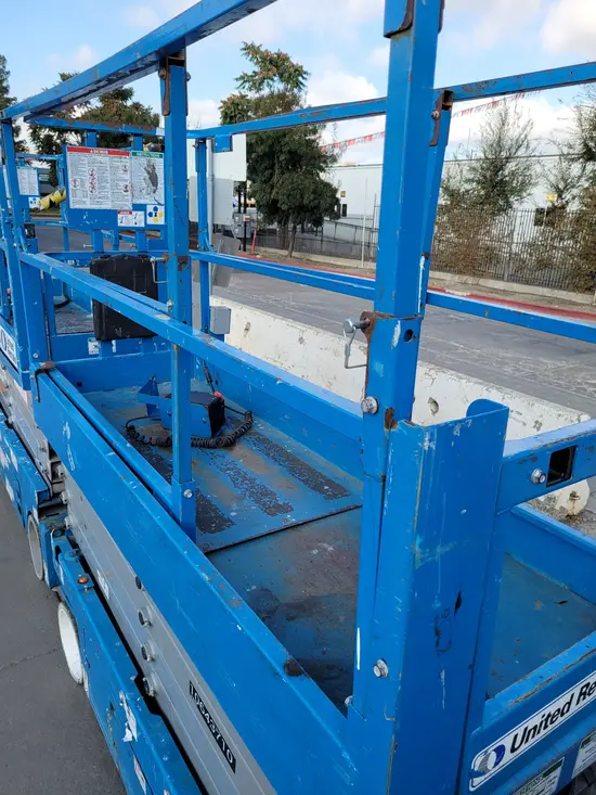 2017 Genie GS-3232 Scissor Lift