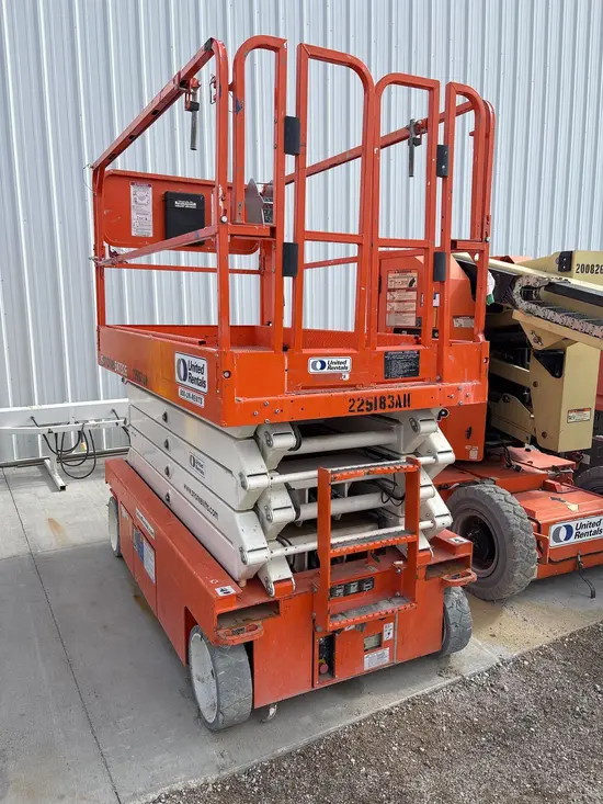 2019 Snorkel S4732E Scissor Lift