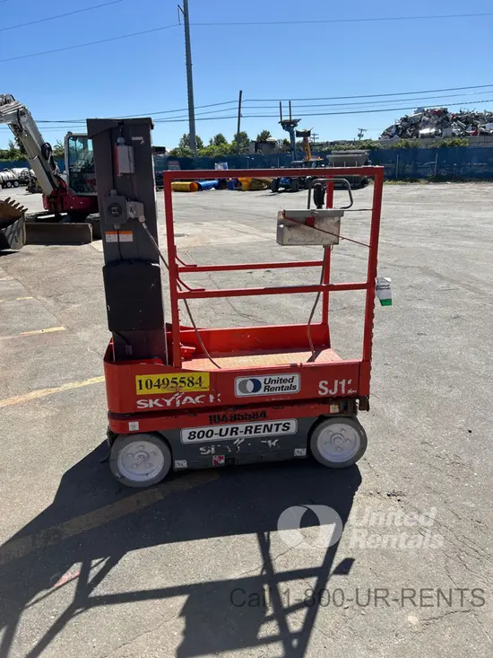 2016 Skyjack SJ12 Self-Propelled One-Person Lift
