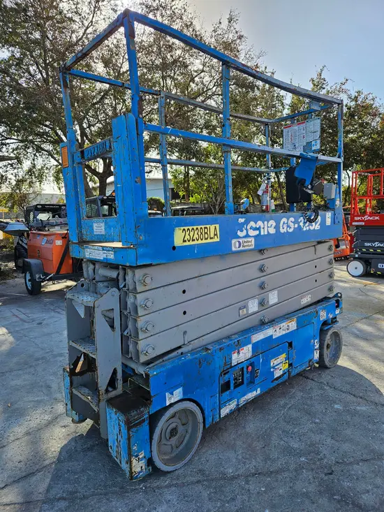 2015 Genie GS-3232 Scissor Lift