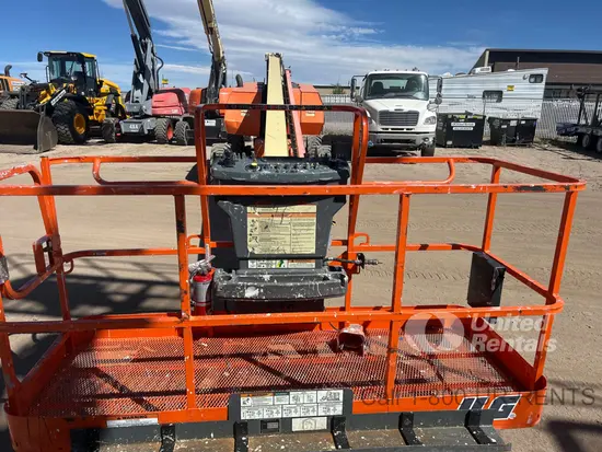 2017 JLG 800S Boom Lift