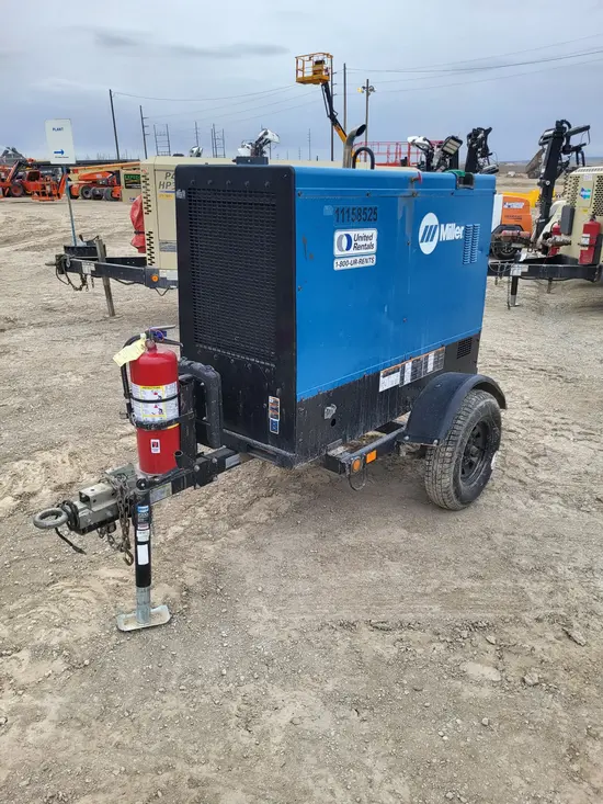 2021 Miller Welders Big Blue 500 Welder