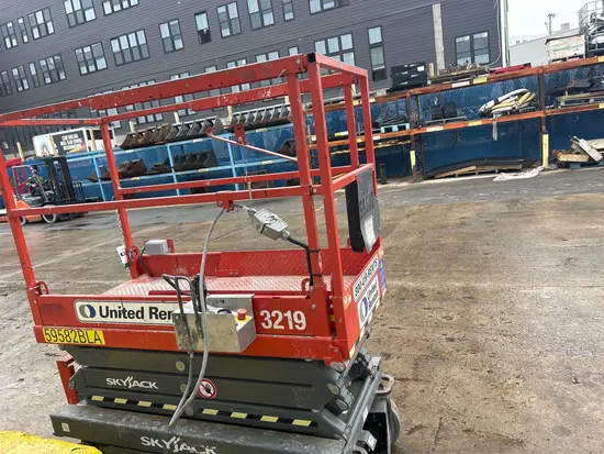 2018 Skyjack SJIII3219 Scissor Lift