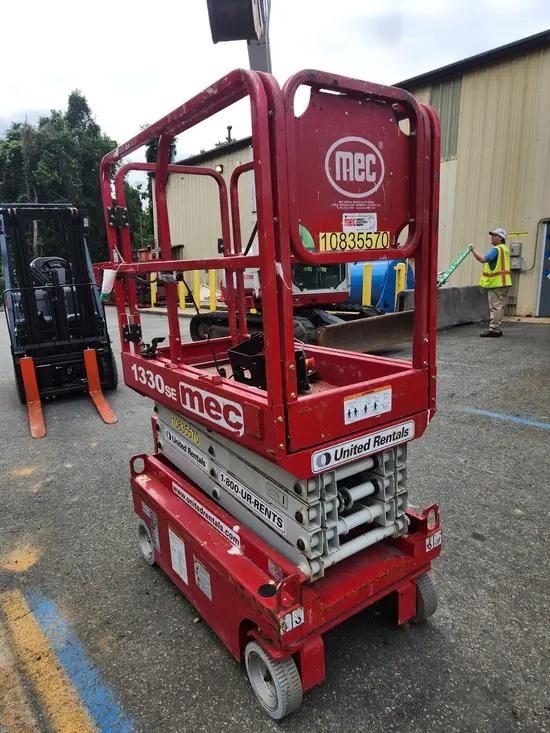2018 MEC 1330SE Scissor Lift