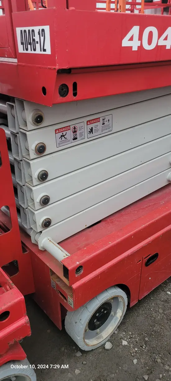 2018 MEC 4046SE Scissor Lift