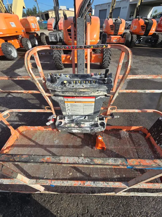 2016 JLG 600AJ Articulating Boom Lift