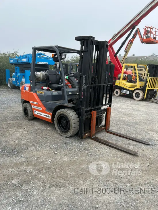 2019 Toyota 8FGU30 Warehouse Forklift