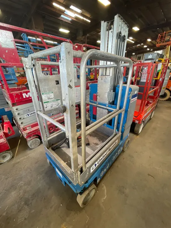 2017 Genie GR-20 Self-Propelled One-Person Lift