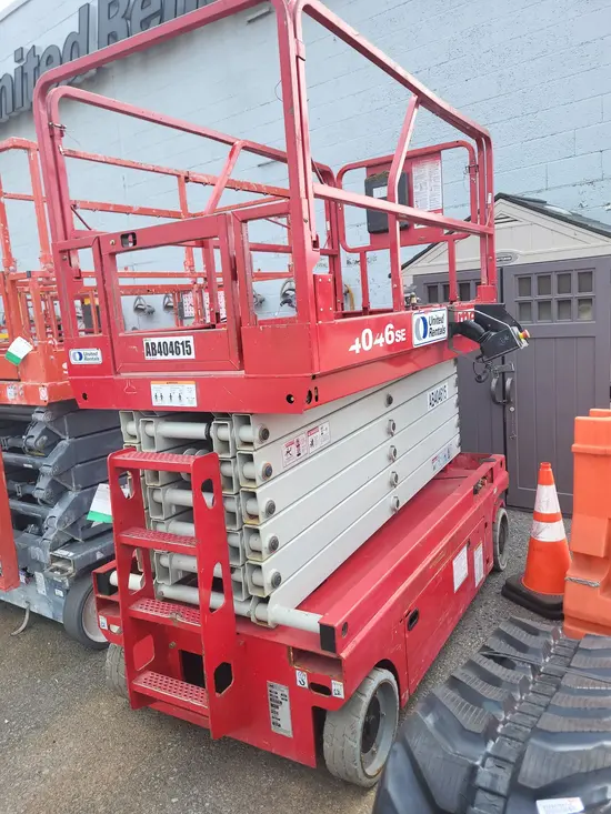 2018 MEC 4046SE Scissor Lift