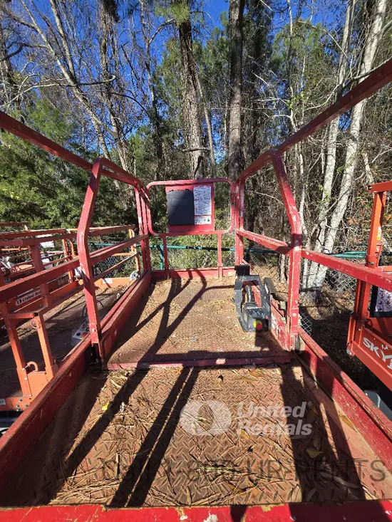 2017 MEC 4046SE Scissor Lift