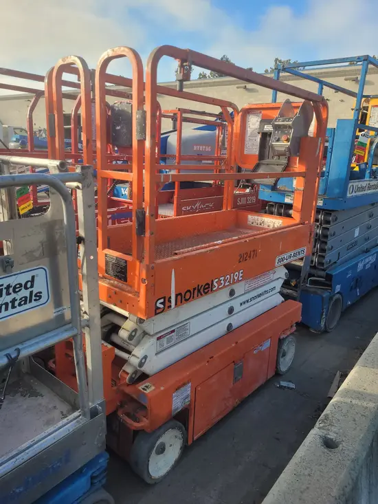 2018 Snorkel S3219E Scissor Lift