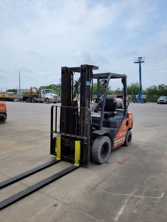 2017 Toyota 8FGU25 Forklift