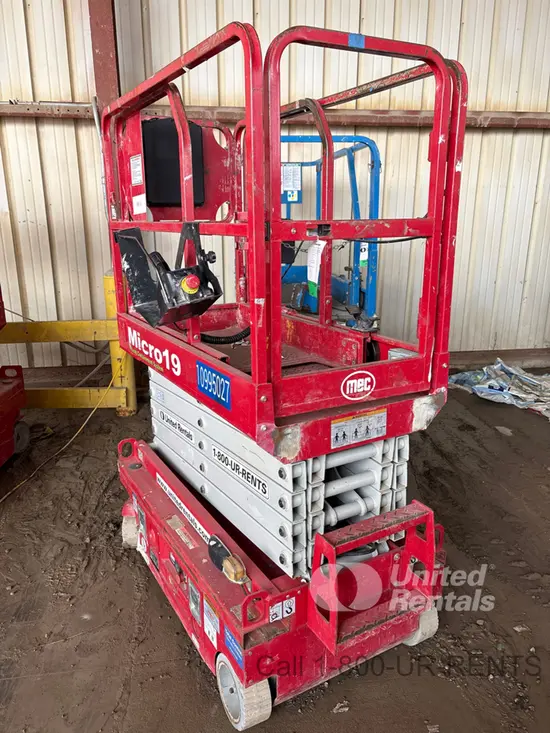 2019 MEC MICRO 19 Scissor Lift