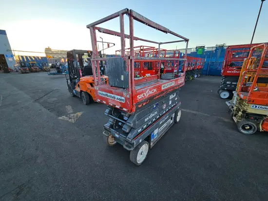 2018 Skyjack SJIII3226 Scissor Lift