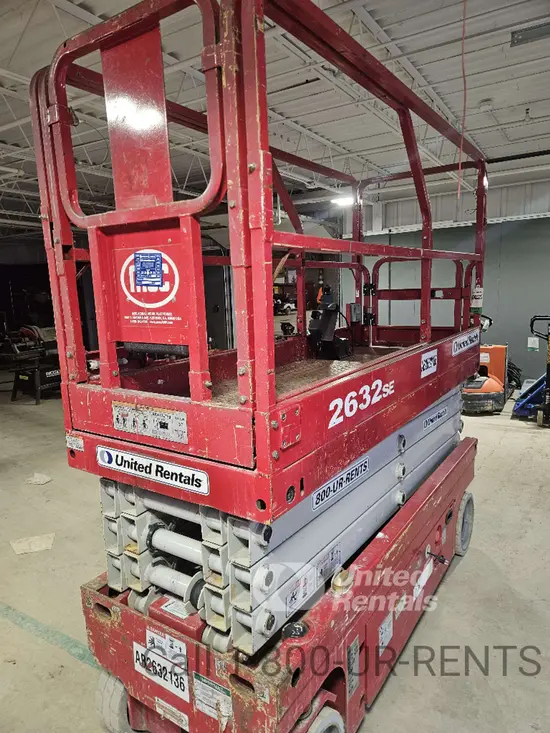 2017 MEC 2632SE Scissor Lift
