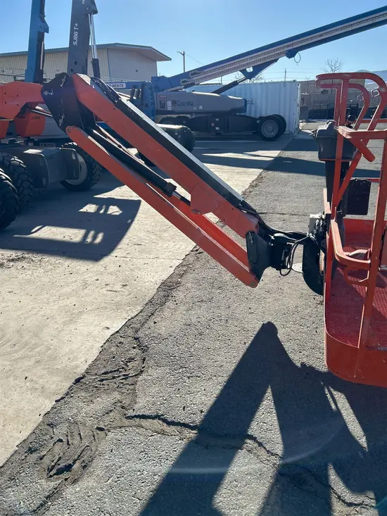 2017 JLG 600AJ Articulating Boom Lift