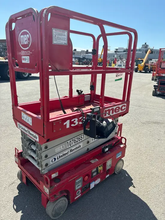 2018 MEC 1330SE Scissor Lift