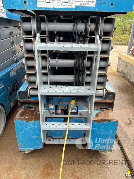 2017 Genie GS-3232 Scissor Lift