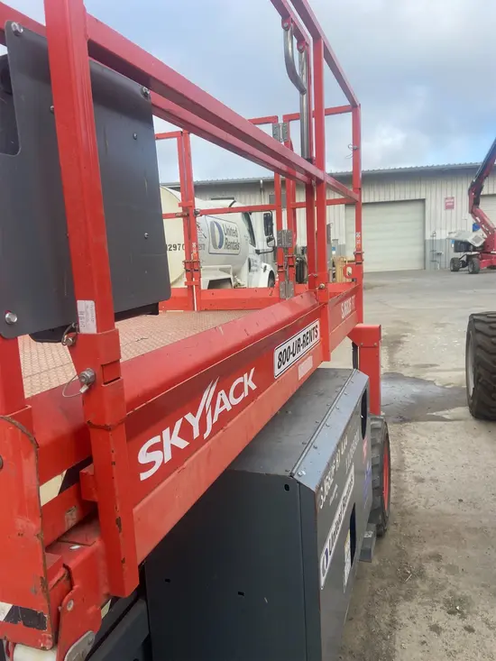 2020 Skyjack SJ6826RT Rough Terrain Scissor Lift