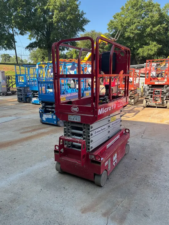 2018 MEC MICRO 19 Scissor Lift