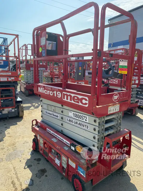 2018 MEC MICRO 19 Scissor Lift