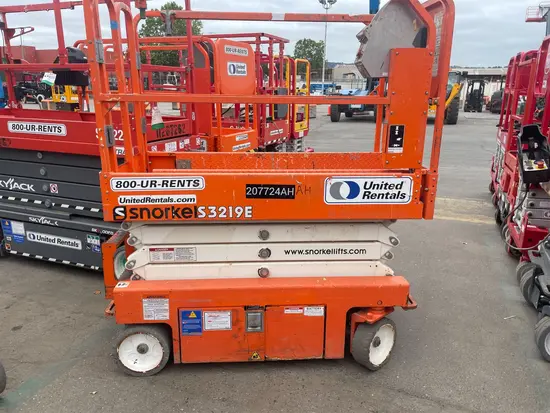 2018 Snorkel S3219E Scissor Lift