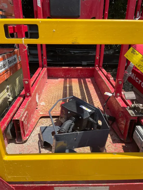 2018 MEC 1330SE Scissor Lift