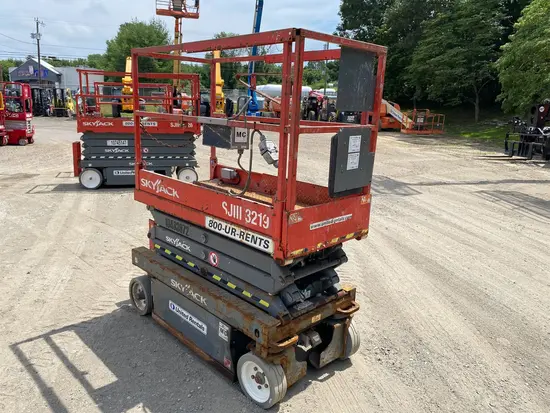 2016 Skyjack SJIII3219 Scissor Lift