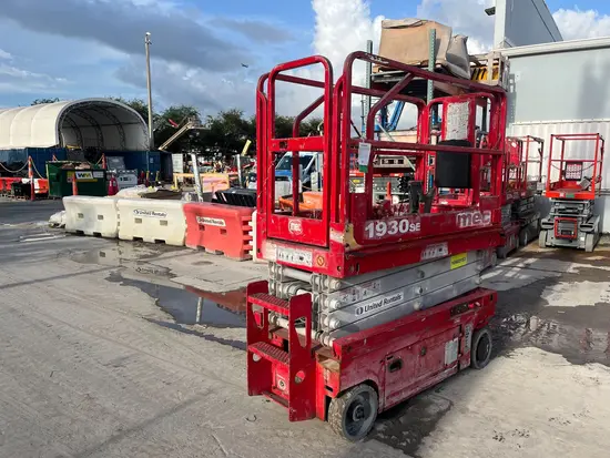 2017 MEC 1930SE Scissor Lift