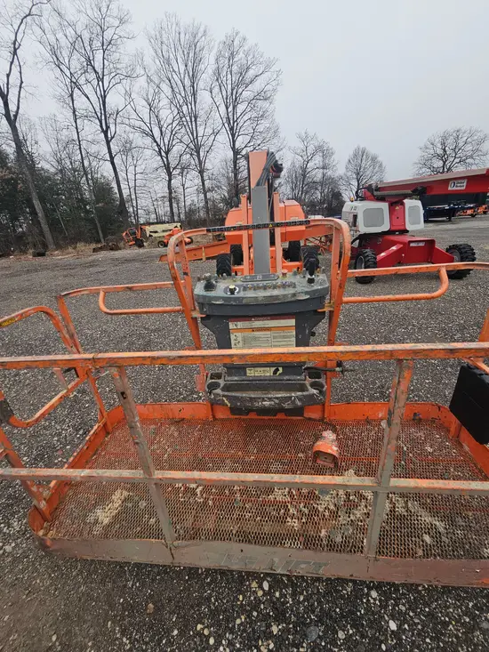 2016 JLG 800AJ Articulating Boom Lift