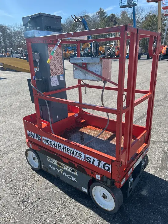 2018 Skyjack SJ16 Self-Propelled One-Person Lift