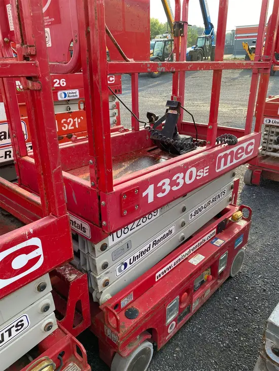 2018 MEC 1330SE Scissor Lift