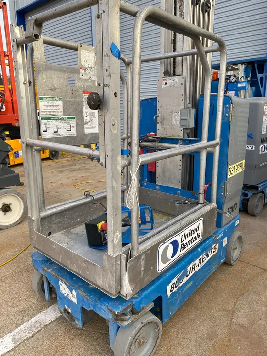 2017 Genie GR-20 Self-Propelled One-Person Lift