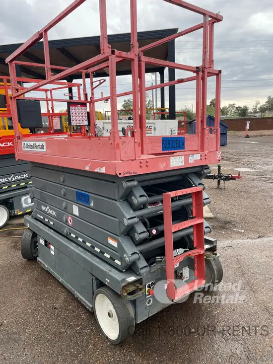 2017 Skyjack SJIII4740 Scissor Lift