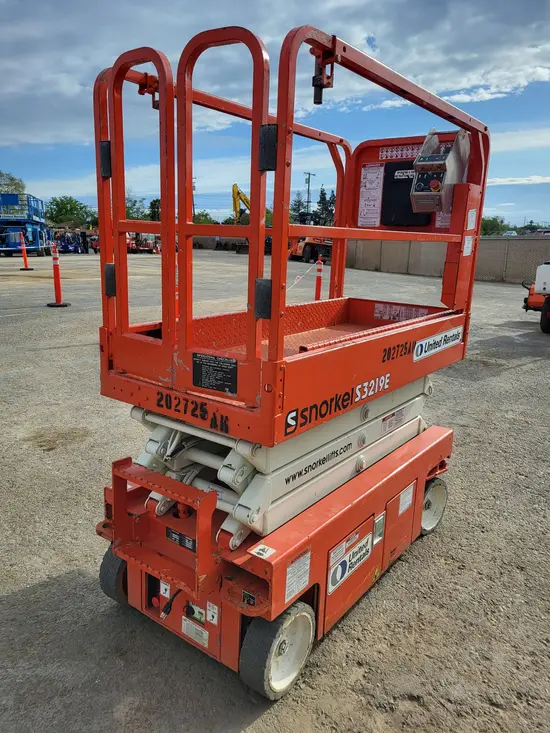 2018 Snorkel S3219E Scissor Lift