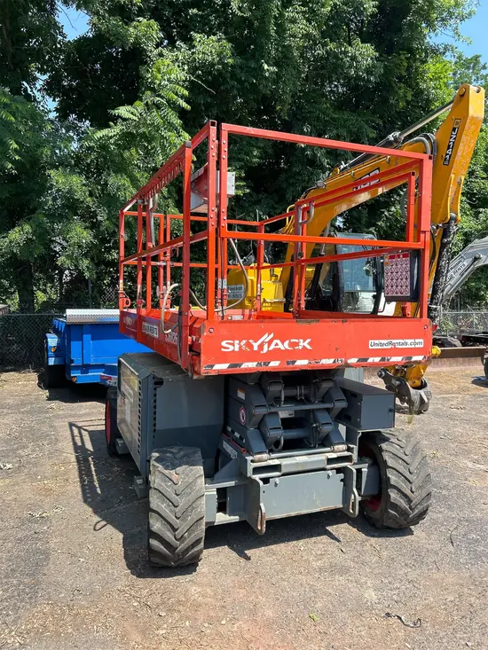 2018 Skyjack SJ6826RT Rough Terrain Scissor Lift