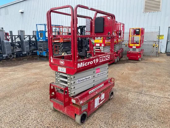 2018 MEC MICRO 19 Scissor Lift