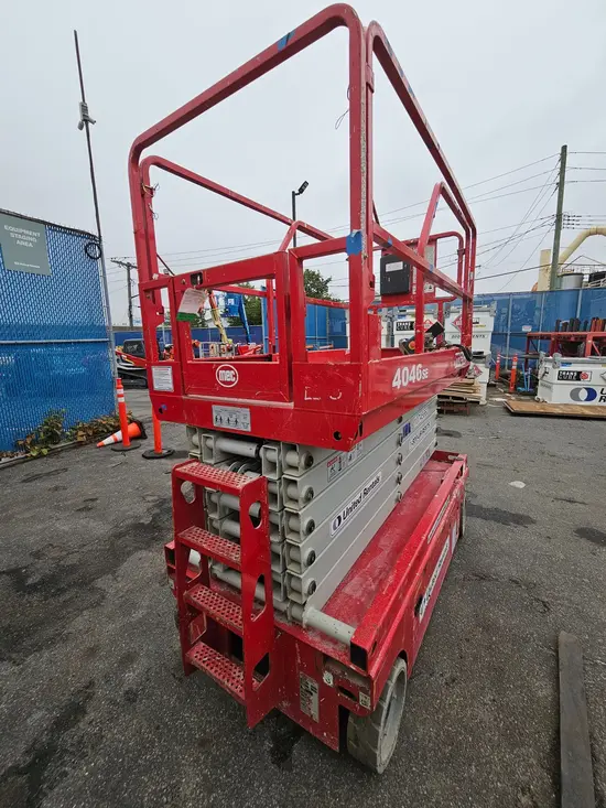 2018 MEC 4046SE Scissor Lift