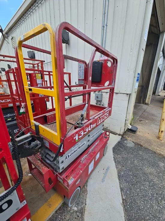 2019 MEC 1330SE Scissor Lift