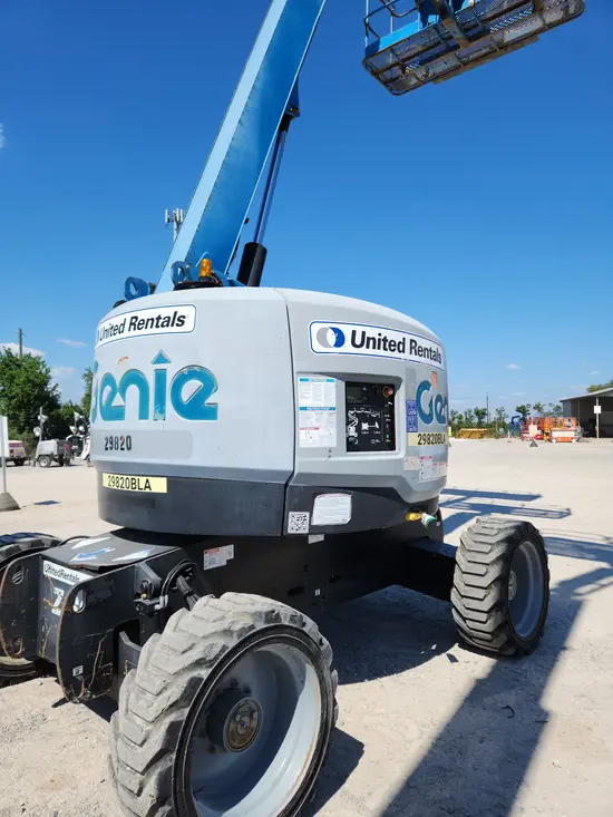 2016 Genie Z-62/40 Articulating Boom Lift