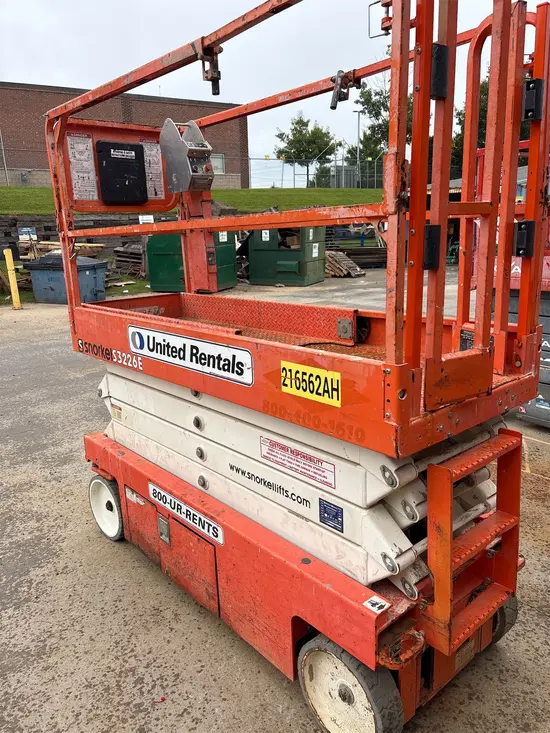 2018 Snorkel S3226E Scissor Lift