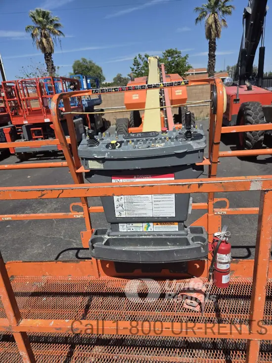 2018 JLG 800S Boom Lift