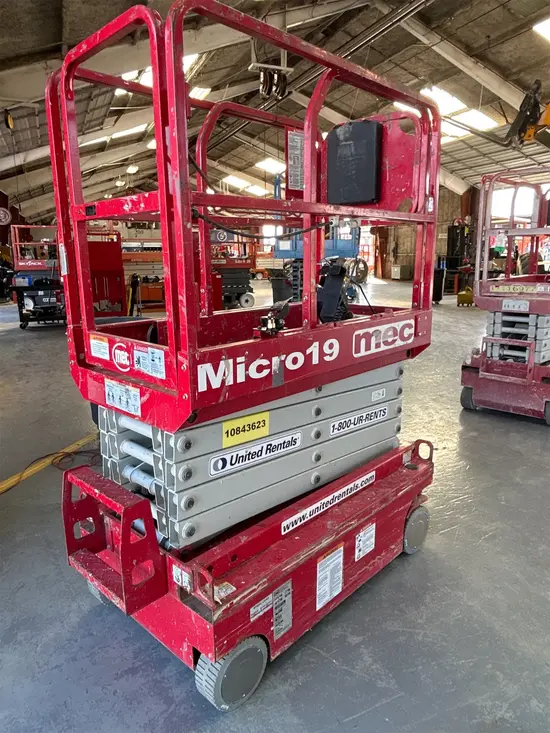 2018 MEC MICRO 19 Scissor Lift