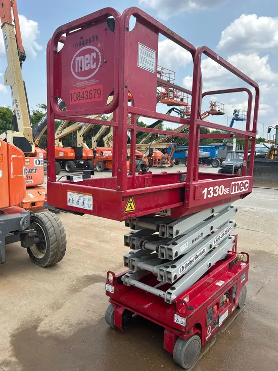 2018 MEC 1330SE Scissor Lift