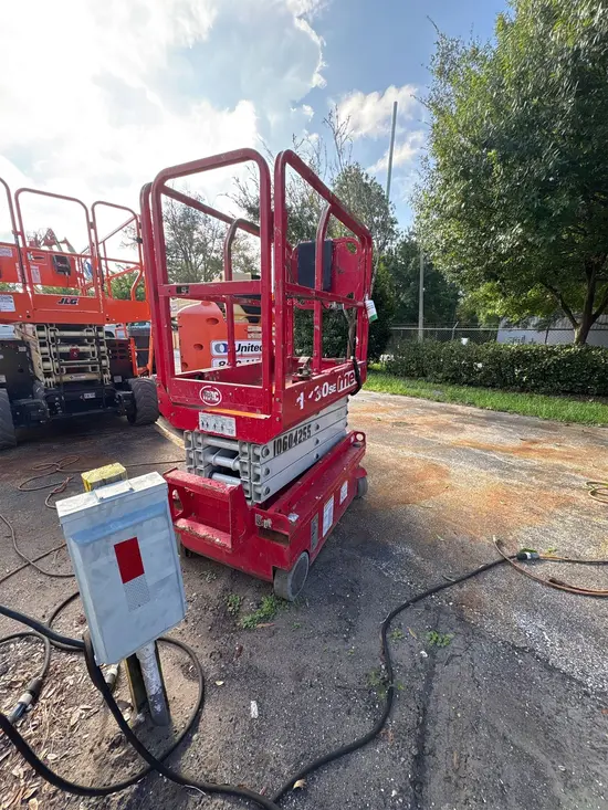 2017 MEC 1330SE Scissor Lift