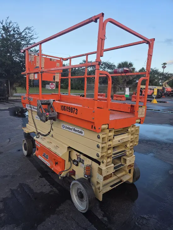 2017 JLG 3246ES Scissor Lift